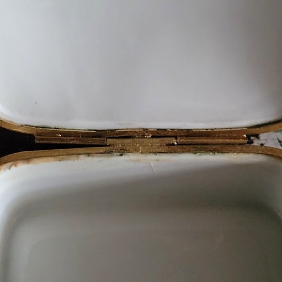 Vintage Limoges France Porcelain Trinket Box / Jewelry Box Birds and Fruit - Picture 10 of 10